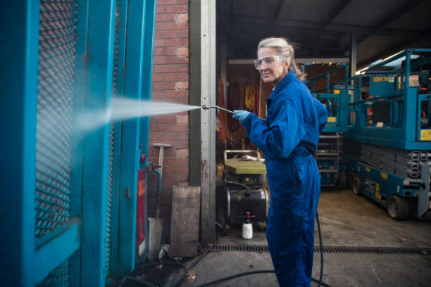 Best Animal Enclosure Cleaning  in Wlowbrook, IL